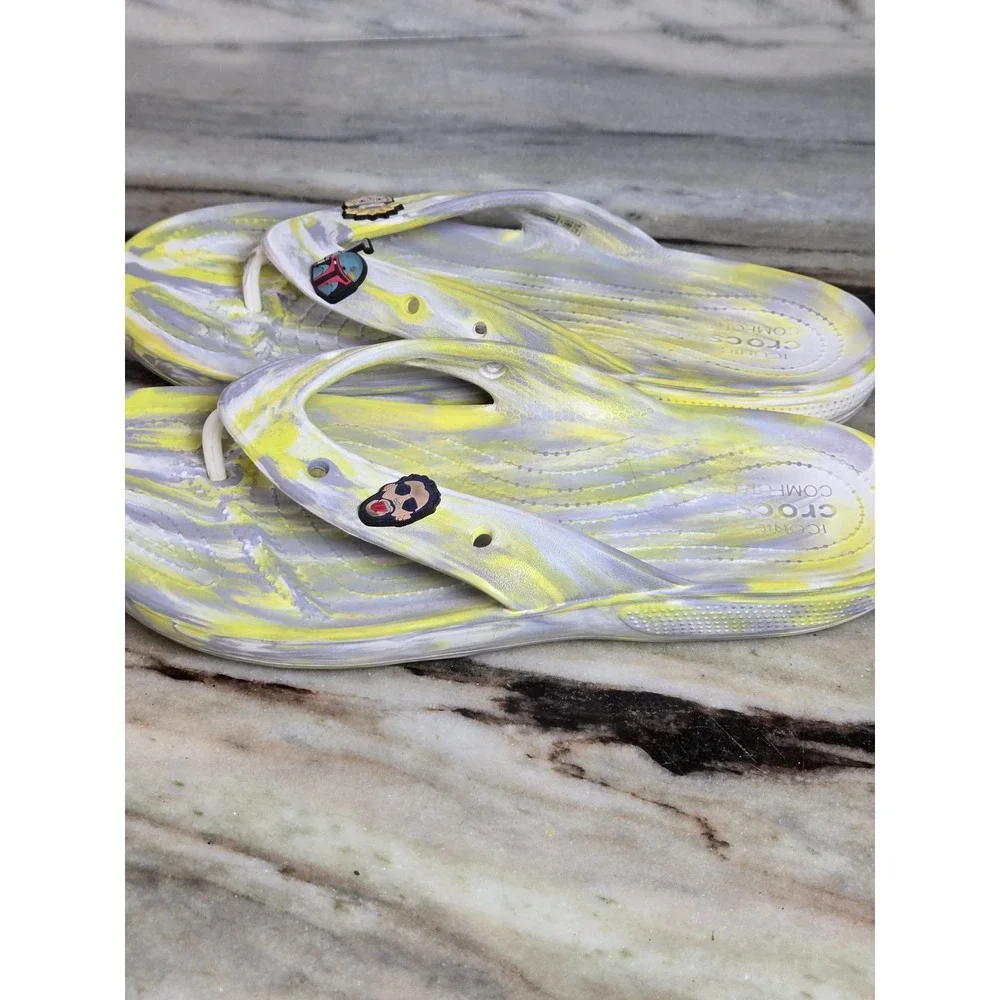 Crocs Mens 13 Yellow Grey Marble Flip Flops‎ Sandals Naruto Boba Fett Jibbitz